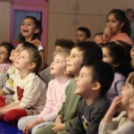 Didim Belediyesi minikleri Hacivat ve Karagöz ile buluşturdu