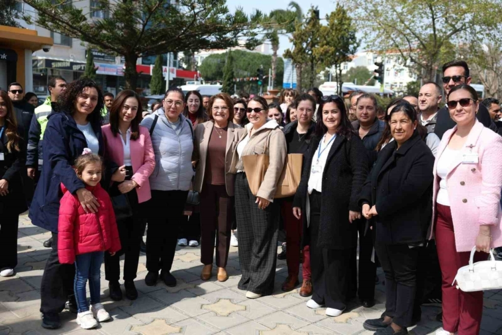 didim belediyesinde bayramlasma programi duzenlendi 5ad9cd152bde