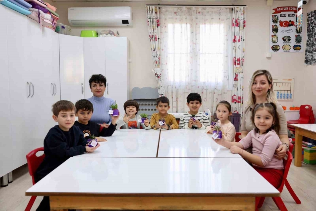 didimde miniklerden kadinlar gunune renkli dokunus 4d8a5b7619e6