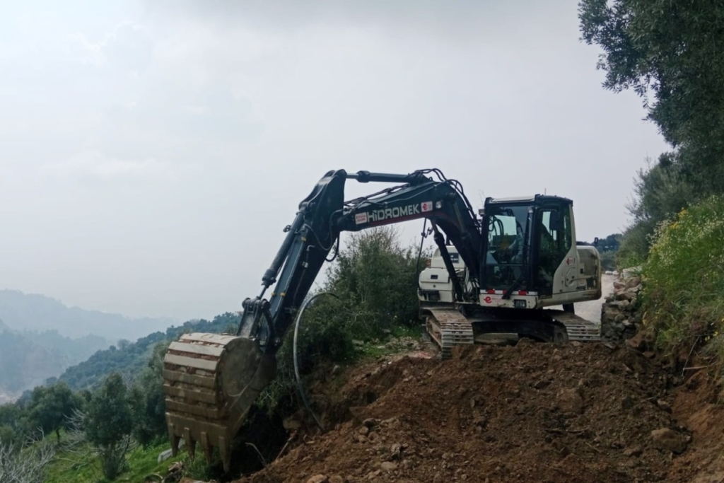 efeler belediyesi yol calismalarini surduruyor bb1bcd0c7bba
