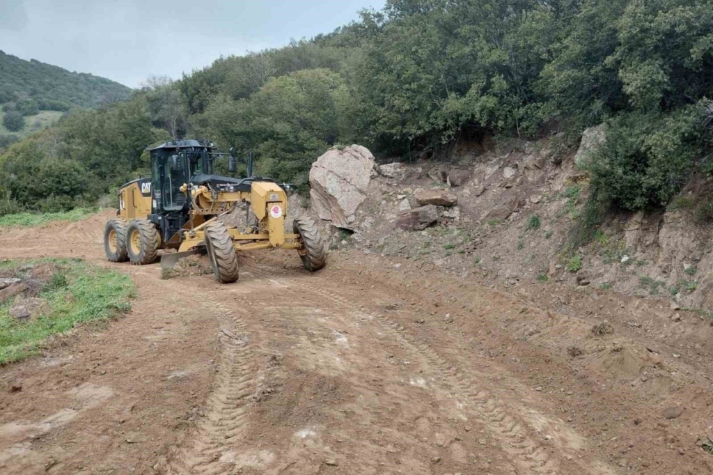efeler belediyesi yol calismalarini surduruyor f879aa87dac3
