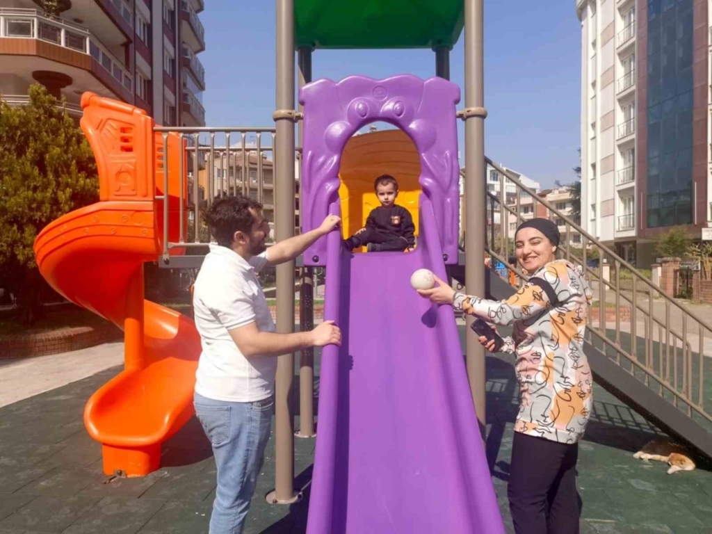 efeler belediyesinden parklarda bakim ve onarim calismasi 4366f4ab9fe8