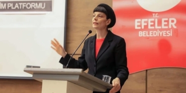 Efeler’de ’Dönüm Noktasında Cumhuriyet’ konuşuldu