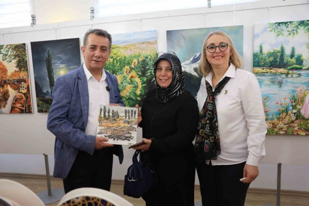 Efeler’de el emeği göz nuru eserler görücüye çıktı 5 efelerde el emegi goz nuru eserler gorucuye cikti 2142db931efb