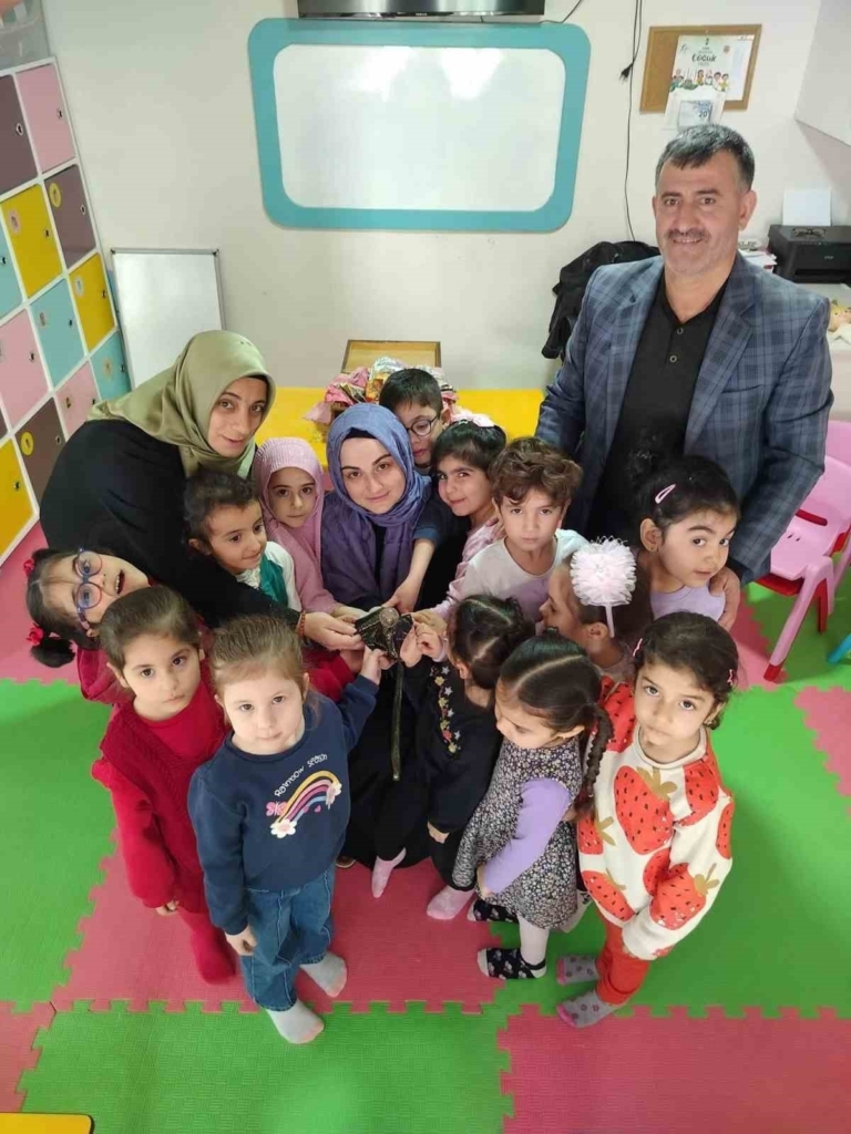 efelerde minikler sakal i serifi ziyaret etti 57d95fc75c9e