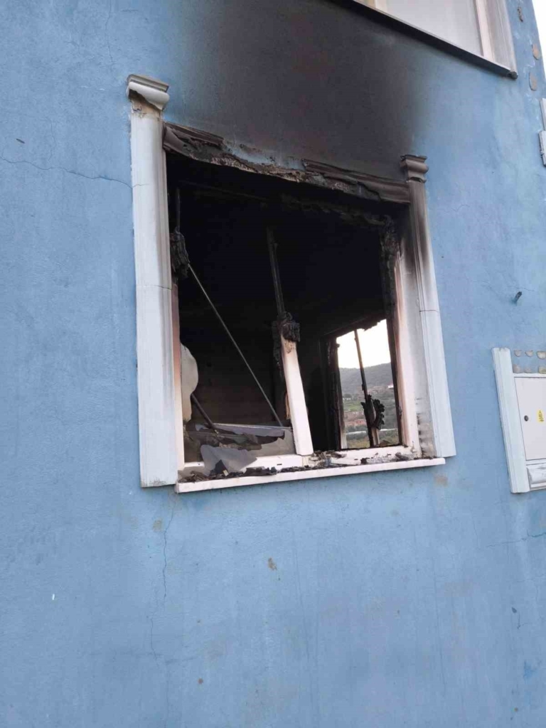 elektrikli battaniyeden cikan yanginda hayatini kaybetti 13cb200fbf83