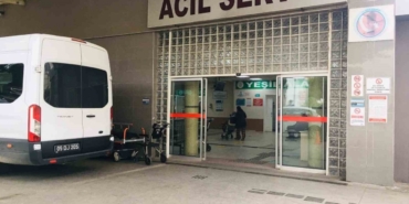 Elleri kelepçeli halde hastaneden kaçan şahıs güvenlik güçlerini alarma geçirdi