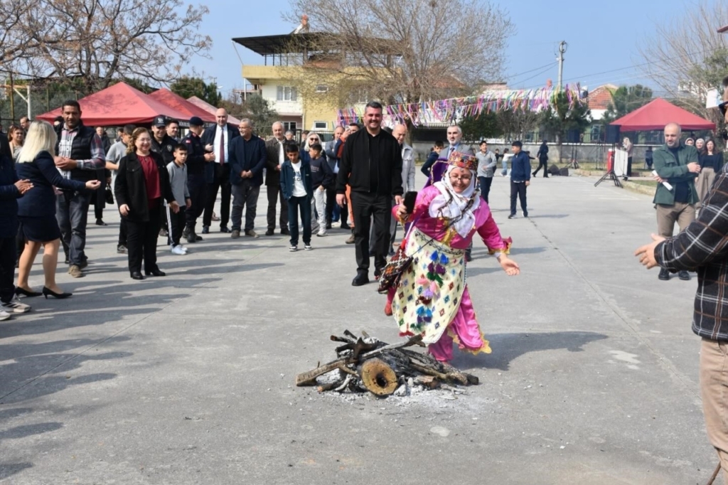 germencikte nevruz coskusu yasandi c15cf8d96e0b