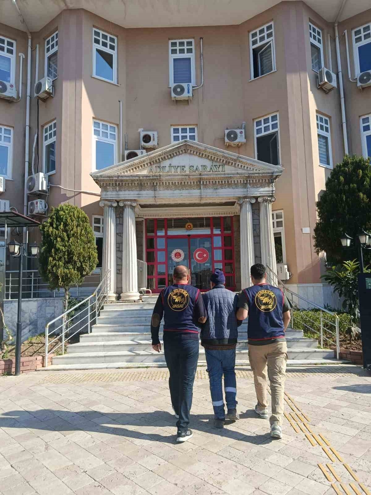 Hapis cezasıyla aranan şahıs Didim’de yakalandı 1 hapis cezasiyla aranan sahis didimde yakalandi b89f038abcc8