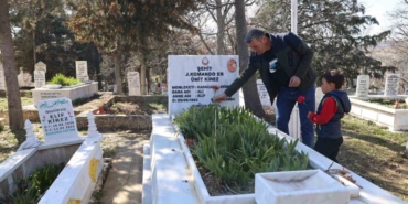 Karacasulu Şehit Kirez mezarı başında anıldı