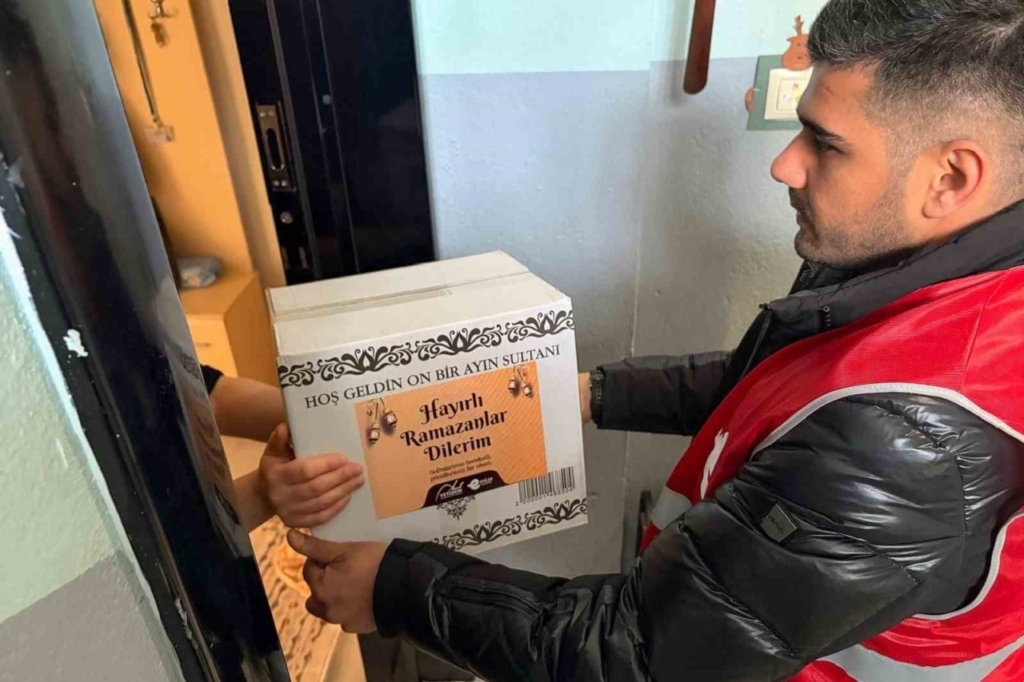 Kardeş Eli projesi kapsamında 2 bin gıda kolisi dağıtıldı 2 kardes eli projesi kapsaminda 2 bin gida kolisi dagitildi 410f94a492f3