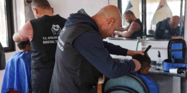 Kocagürlü çocuklara bayram tıraşları Efeler Belediyesi’nden