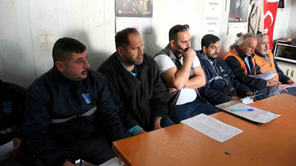kusadasi belediyesinden personeline is sagligi ve guvenligi egitimi d3c285dc3281