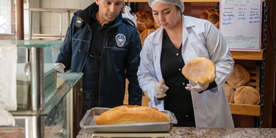 Kuşadası Belediyesi gramına kadar denetledi