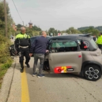 Kuşadası’nda otomobil ile elektrikli araç kafa kafaya çarpıştı: 4 yaralı