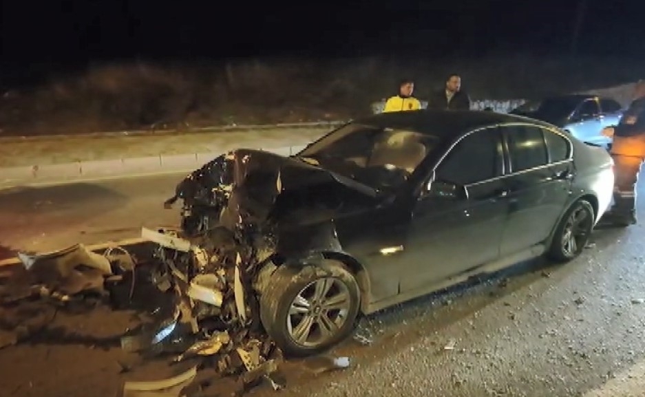 Kuşadası’nda trafik kazası: 4 yaralı 2 Kuşadası’nda trafik kazası: 4 yaralı