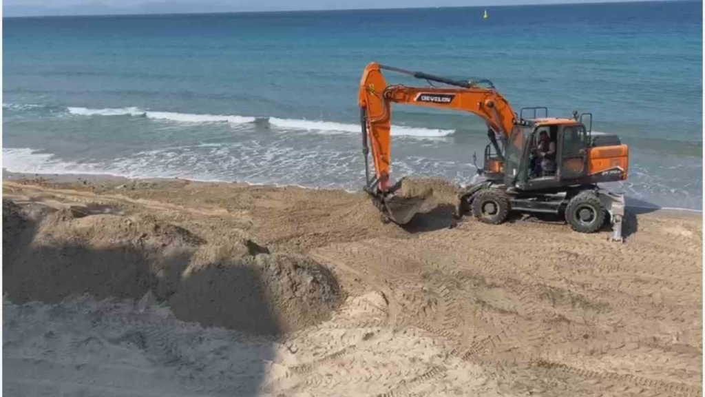 kusadasinin dunyaca unlu plajlari turizm sezonuna hazirlaniyor d7ef83425815