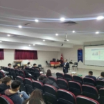 Liseli gençlere kariyer desteği