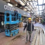 Nazilli Ayakkabıcılar Sokağı’nda çatı yenileme çalışmaları yeniden başladı