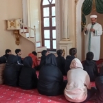 Öğrenciler tarihi camilerde buluşmaya devam ediyor