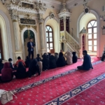 Öğrenciler tarihi camilerde buluşmaya devam ediyor