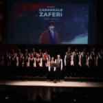 Öğrencilerinin ‘Bir Hilal Uğruna’ oratoryosu ayakta alkışlandı