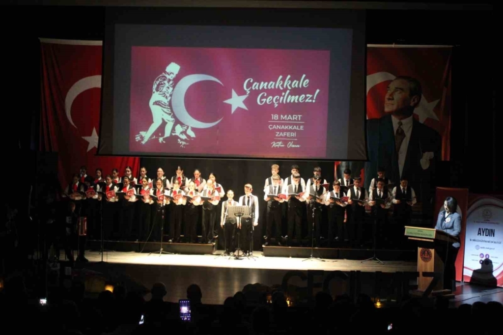Öğrencilerinin ‘Bir Hilal Uğruna’ oratoryosu ayakta alkışlandı 3 ogrencilerinin bir hilal ugruna oratoryosu ayakta alkislandi ed0a3fafd221