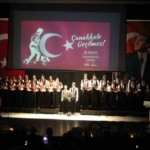 Öğrencilerinin ‘Bir Hilal Uğruna’ oratoryosu ayakta alkışlandı