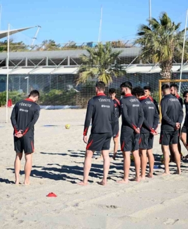Plaj Futbolu Milli Takımı kamp için Kuşadası’nda