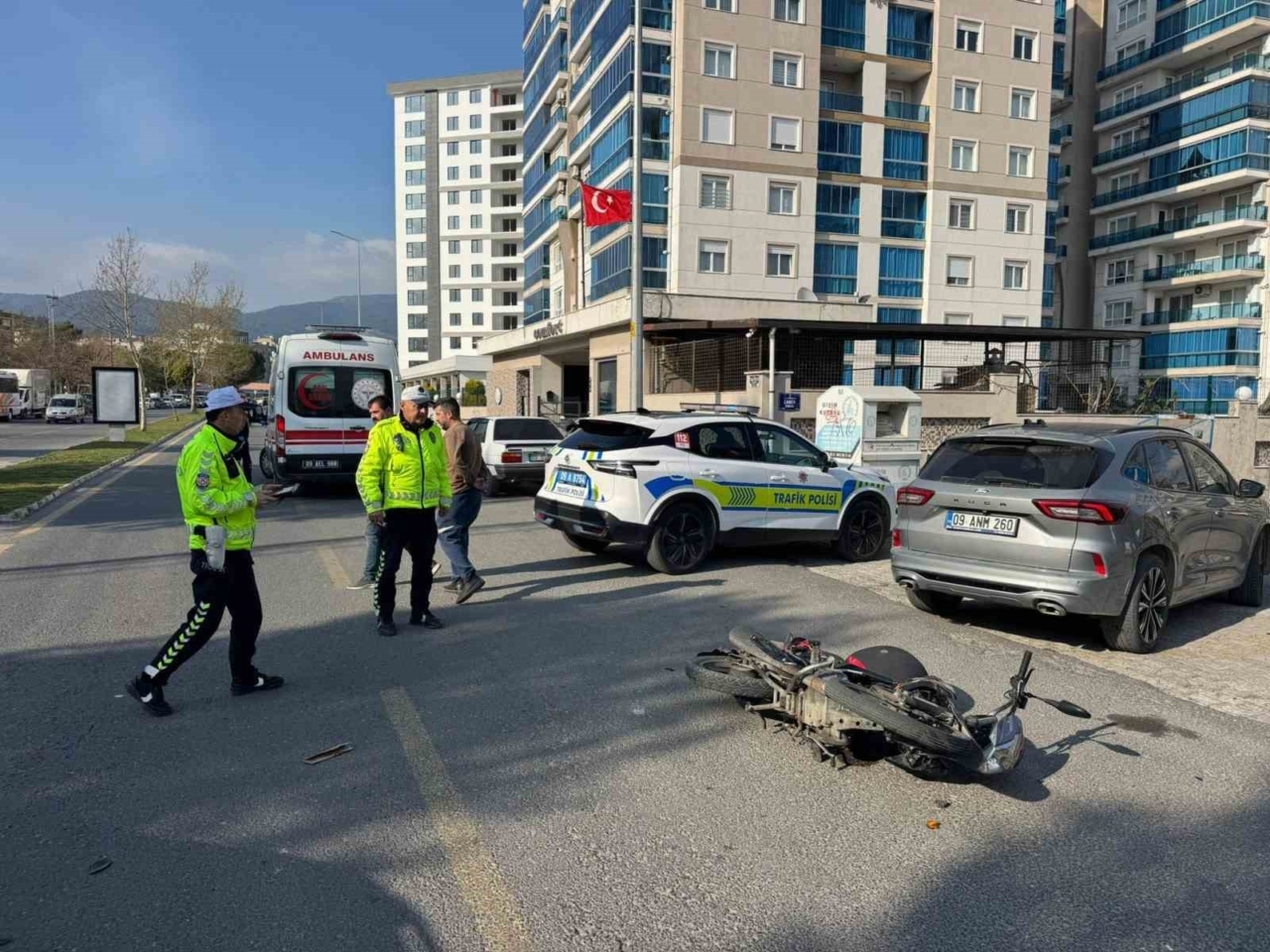 Söke’de korkutan kaza: Motosiklet sürücüsü yaralandı