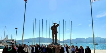Turizmci Menemencioğlu ve Gökten’den  Aydınlı kadınlara jest
