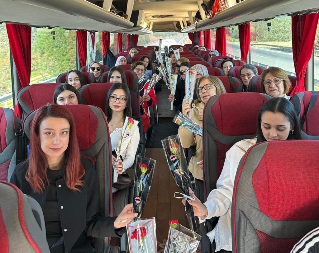 turizmci menemencioglu ve goktenden aydinli kadinlara jest 9e3b50148d7a