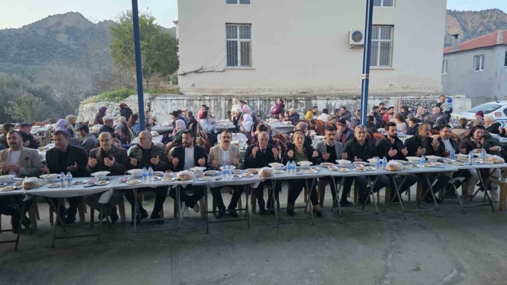 yagdere mahallesinde geleneksel iftar bulusmasi 212471aeced3