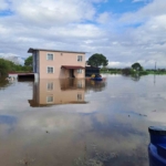 Yükselen sular evde mahsur bıraktı, AFAD ekipleri yetişti