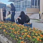 Yurt bahçesi gönüllü öğrencilerle bahara hazırlandı