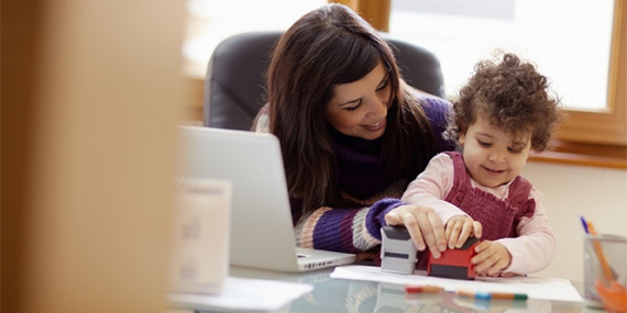 TBMM’den geçti: Çalışan annelere dev maddi destek