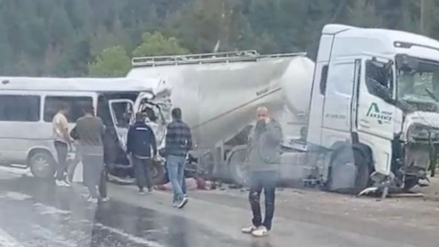 Katliam gibi kaza: 7 ölü 7 yaralı
