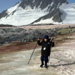 7 yaşındaki Pars, Güney Kutbu’nda Türk bayrağı açtı