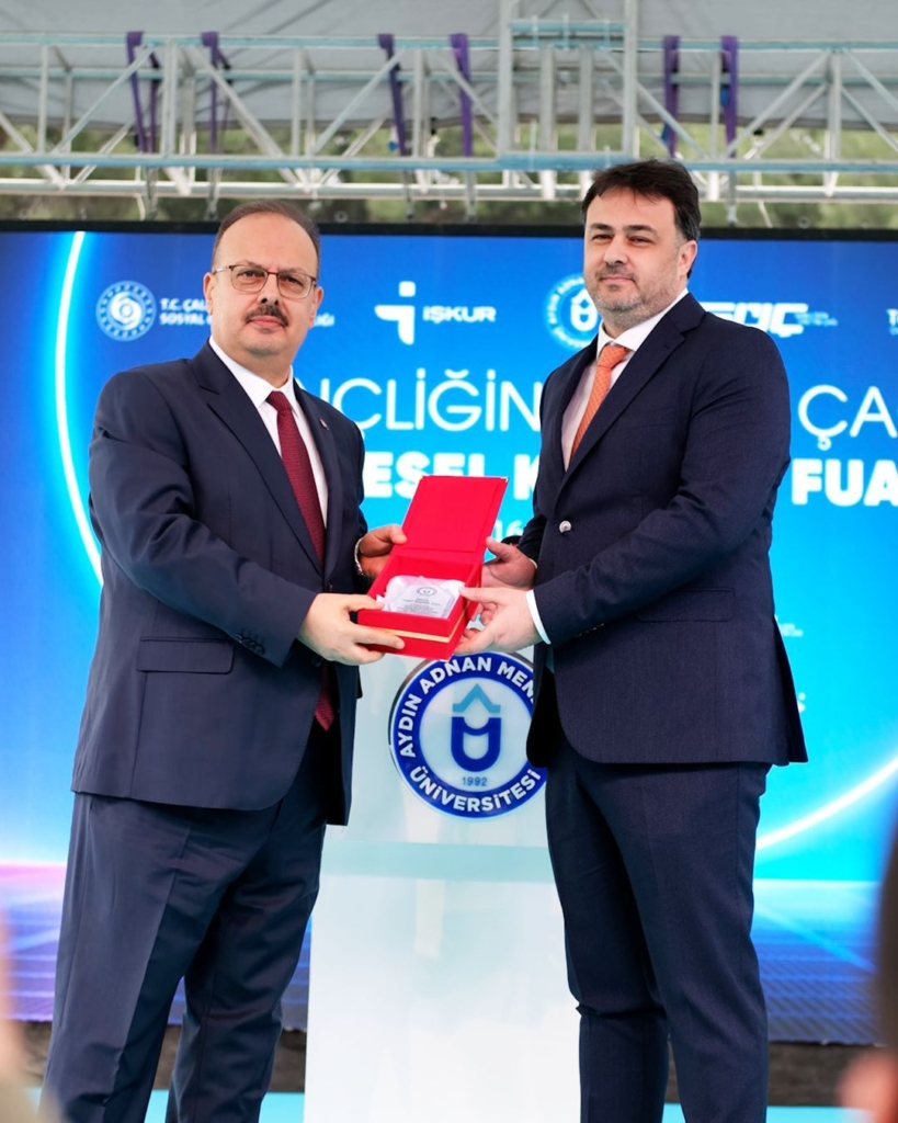 84c6e5e7 8326 48b1 8899 0e49e520ca20