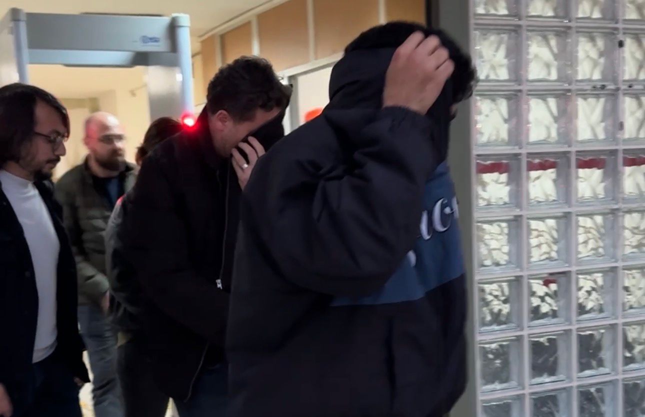 18 ilde 20 milyar TL'lik siber çeteye operasyon! Aydın'da 2 kişi tutuklandı 3 18 ilde 20 milyar TL’lik siber çeteye operasyon! Aydın’da 2 kişi tutuklandı