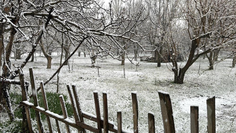 Lapa lapa kar yağdı: Ege'ye beyaz gelinlik… 5 AW680280 02