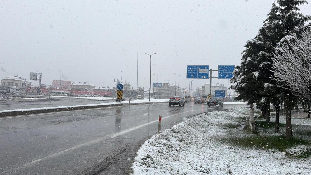 Lapa lapa kar yağdı: Ege'ye beyaz gelinlik… 2 AW680280 04
