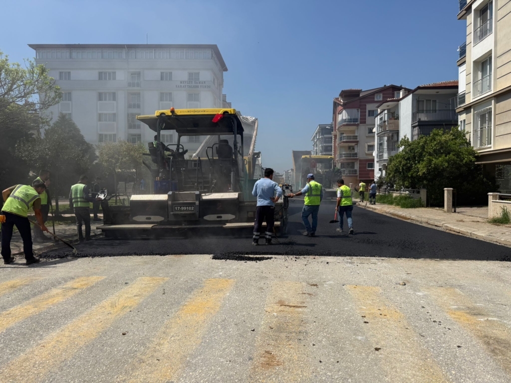 Başkan Çerçioğlu’nun Öncülüğünde Aydın’ın Tüm İlçelerinde Yol Yapım ve Yenileme Çalışmaları Sürüyor 5 FOTOGRAF 4 1