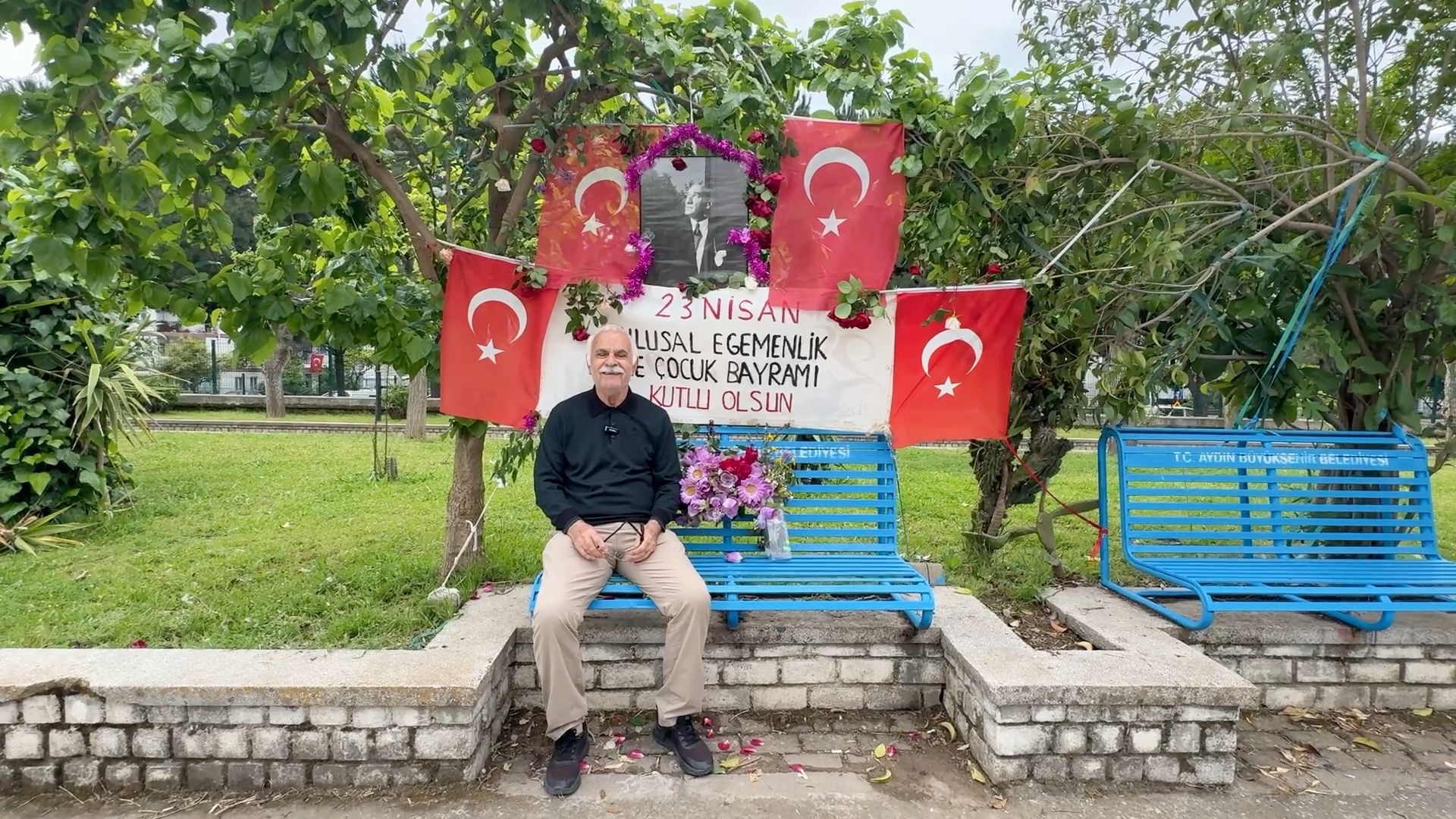 Aydın’ın en renkli bankı: Türk bayrağı, Atatürk posteri ve güller…