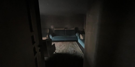 Evini ateşe verdi, kaçarken yakalandı