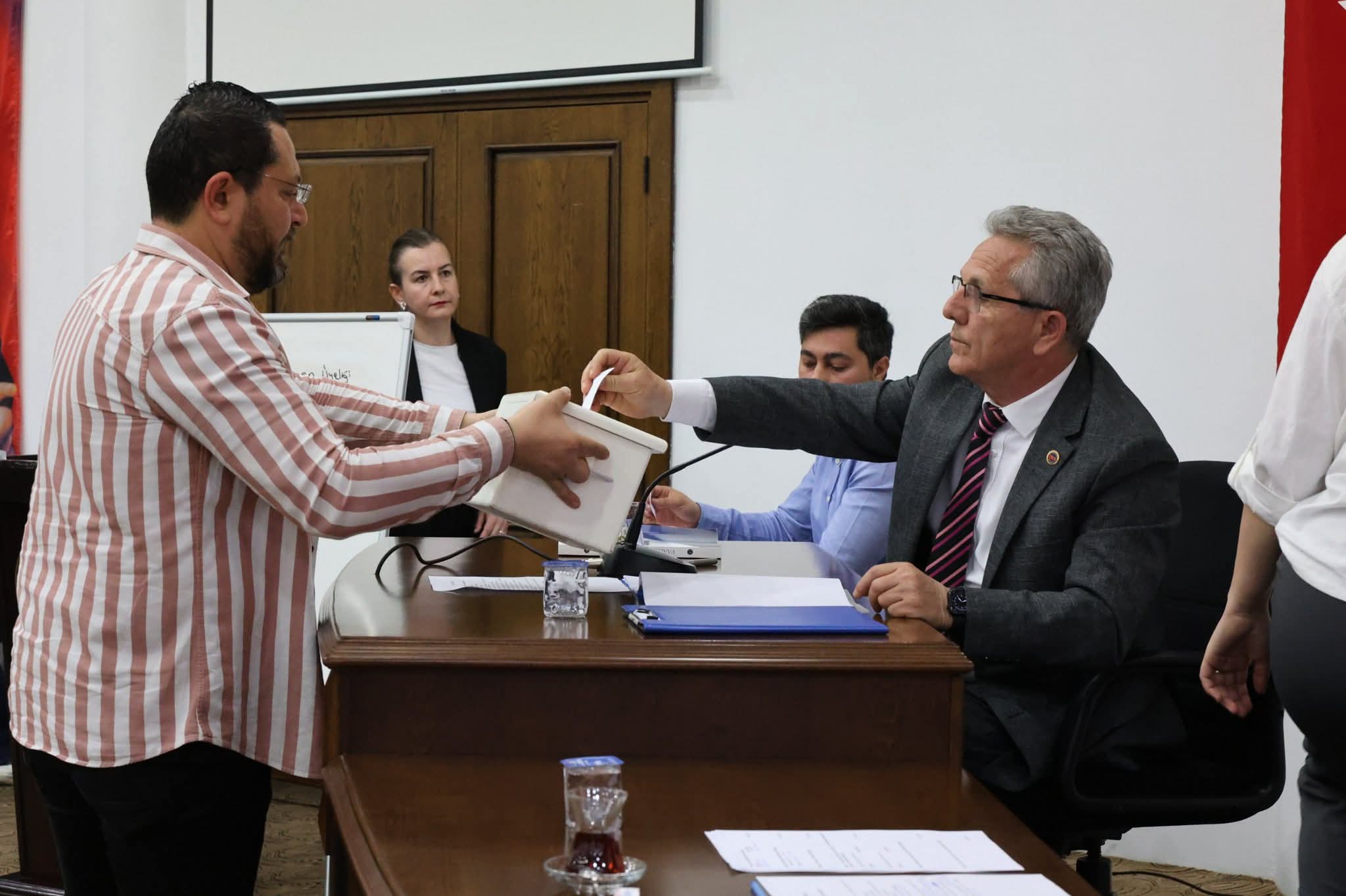 Nazilli Belediye Meclisi’nde yeni dönem: Görevler değişti