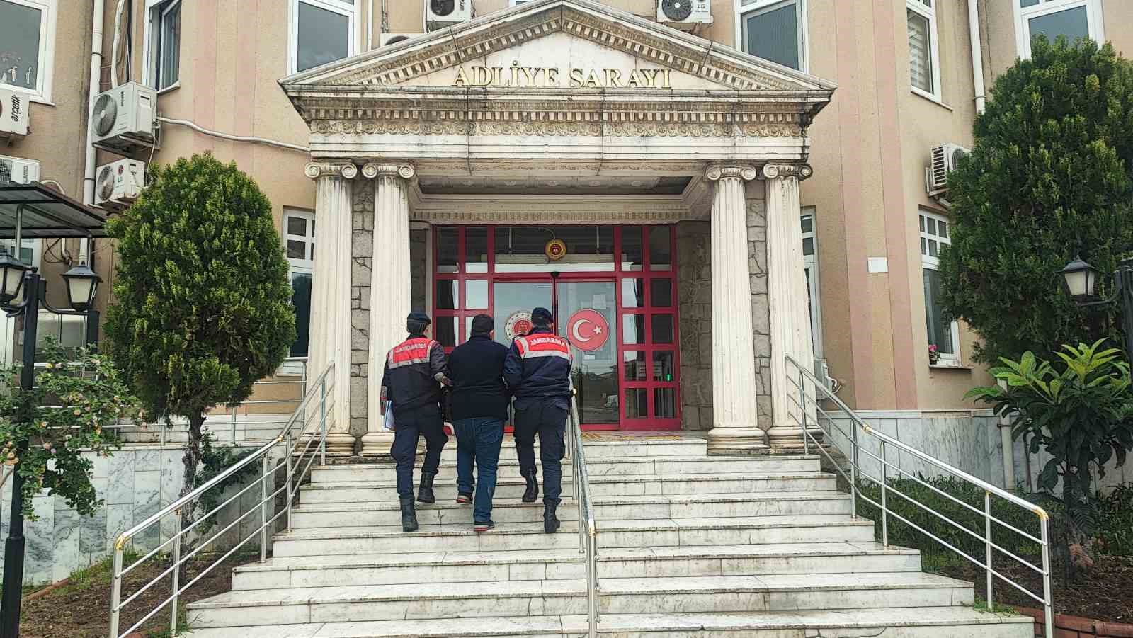 Didim’den göçmen kaçırıyordu: Jandarma kıskıvrak yakaladı