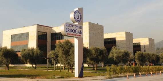 Adnan Menderes Üniversitesi Kütüphanesi Rehberi: Saatler, İmkanlar ve Bilmeniz Gereken Her Şey