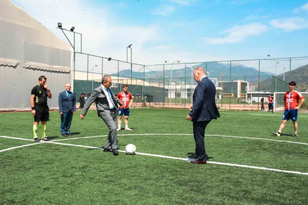 Aydın'da spor şenliği: ADÜ ev sahipliğinde müsabakalar başladı 5 adu genclik haftasi 29 spor senligi ilk gun musabakalari ile basladi 3d3d3509fcc4