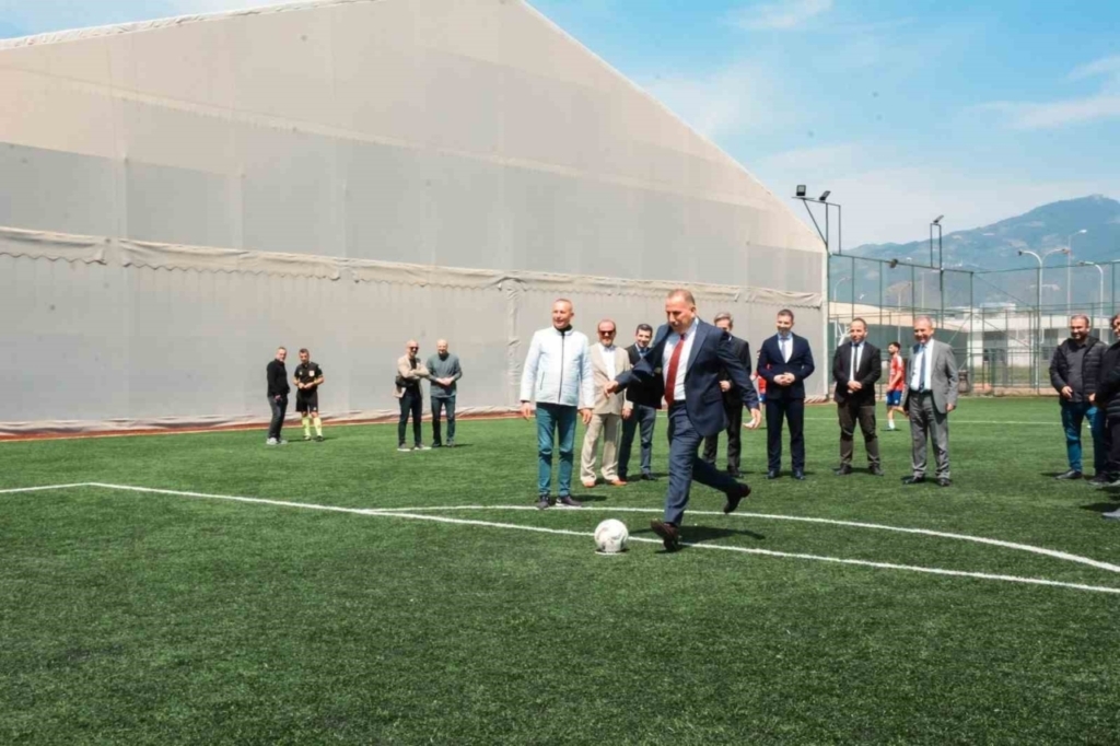 Aydın'da spor şenliği: ADÜ ev sahipliğinde müsabakalar başladı 2 adu genclik haftasi 29 spor senligi ilk gun musabakalari ile basladi 682d74fddaae